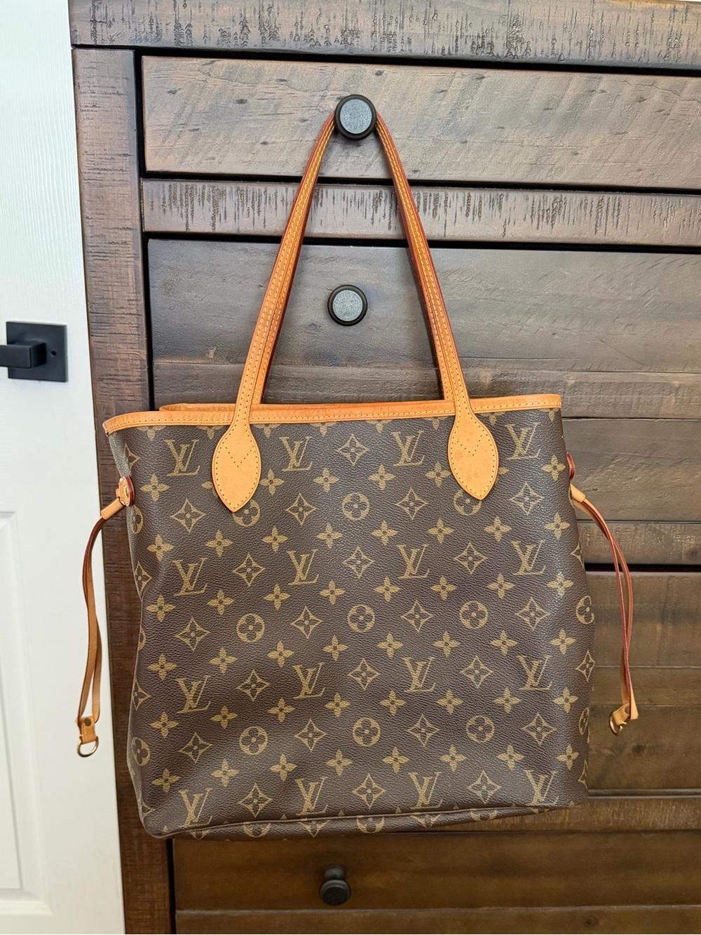 Louis Vuitton Monogram Canvas Tote with Tan Leather Trim - Picture 1 of 2